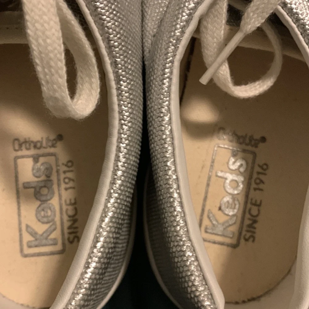 Fun Silver Keds - Picture 2 of 5